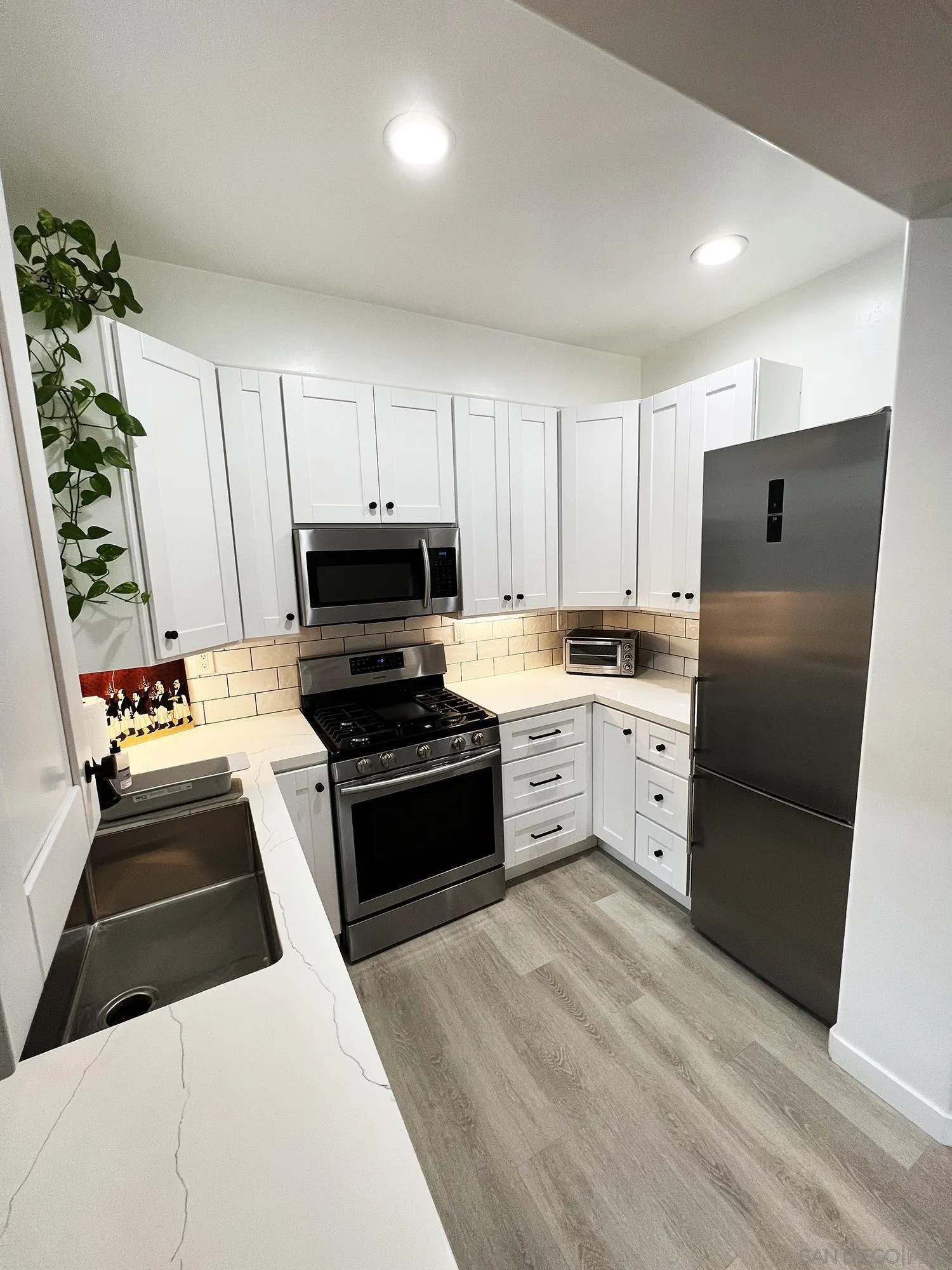 280 Hillcrest Drive, Unit A Encinitas, CA 92024 - Photo 10 of 19