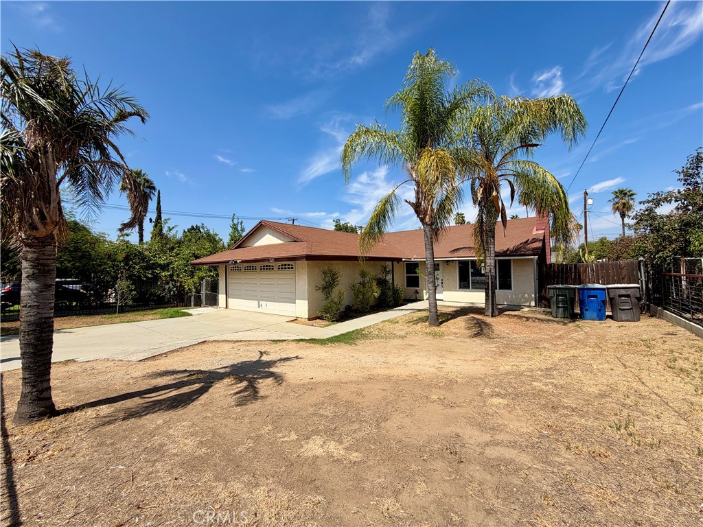 1885 Illinois Avenue Riverside, CA 92507 - Photo 28 of 30 Front yard