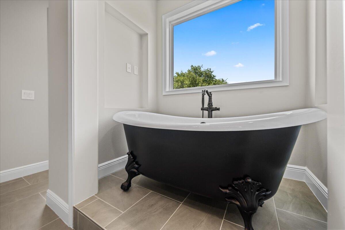 3570 Hield Road Melbourne, FL 32904 - Photo 30 of 83 Tub