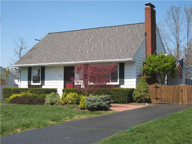 2224 Edgevale Road Columbus, OH 43221 - Photo 3 of 21