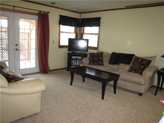 2224 Edgevale Road Columbus, OH 43221 - Photo 8 of 21