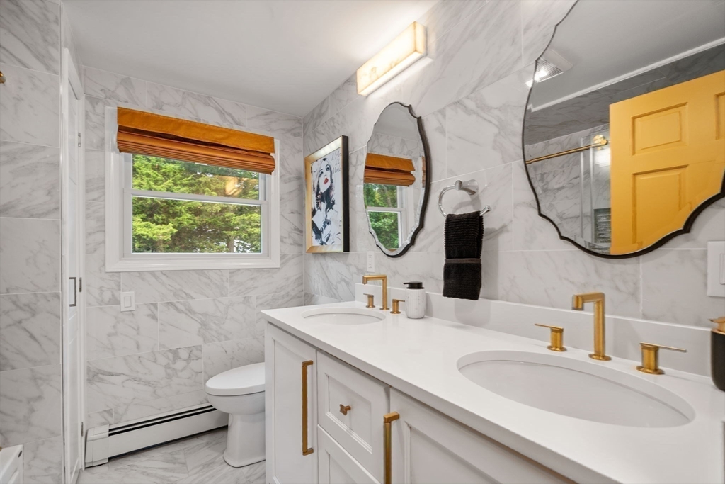 188 Atlantic Street Gloucester, MA 01930 - Photo 12 of 29