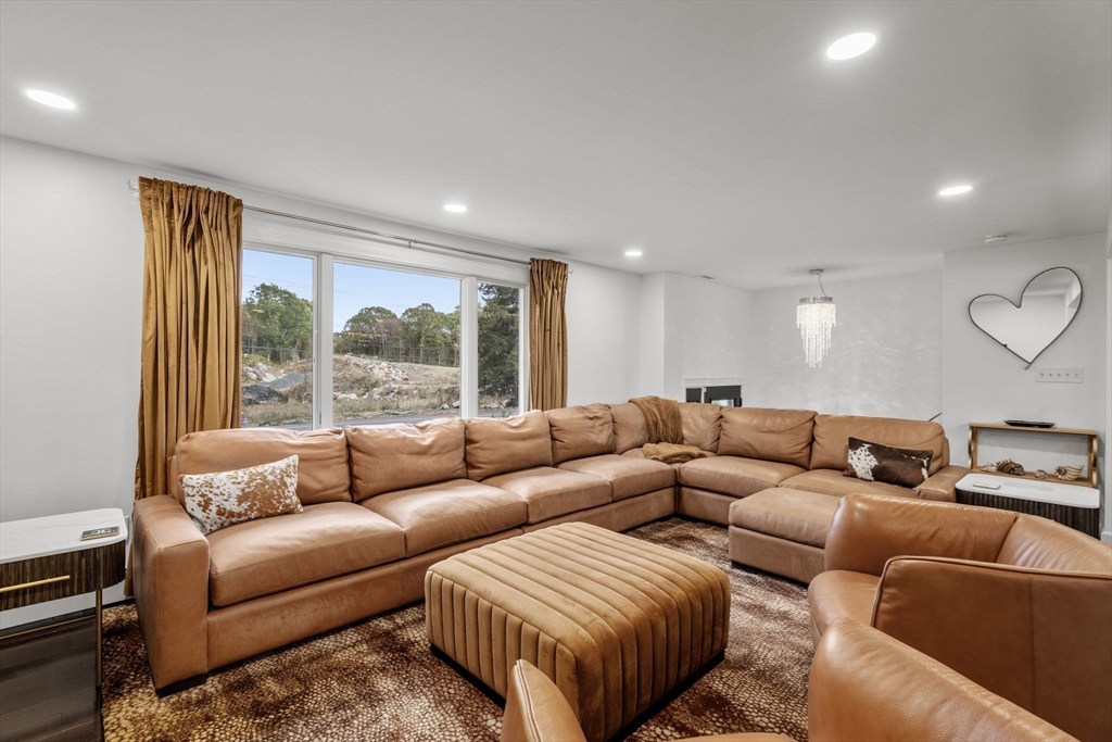 188 Atlantic Street Gloucester, MA 01930 - Photo 4 of 29