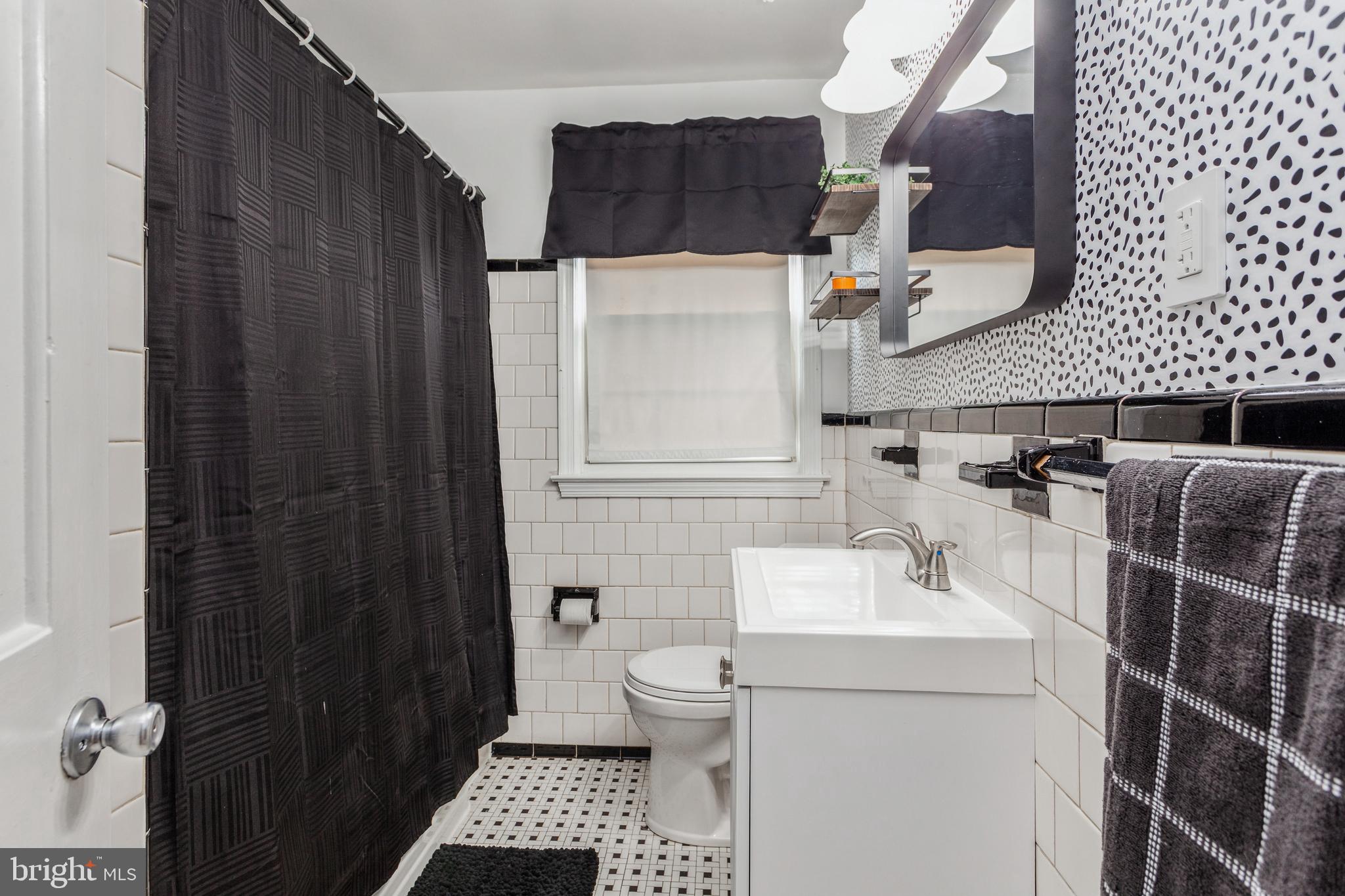 1806 Hanford Road Baltimore, MD 21237 - Photo 27 of 37 1st Floor Full Bath