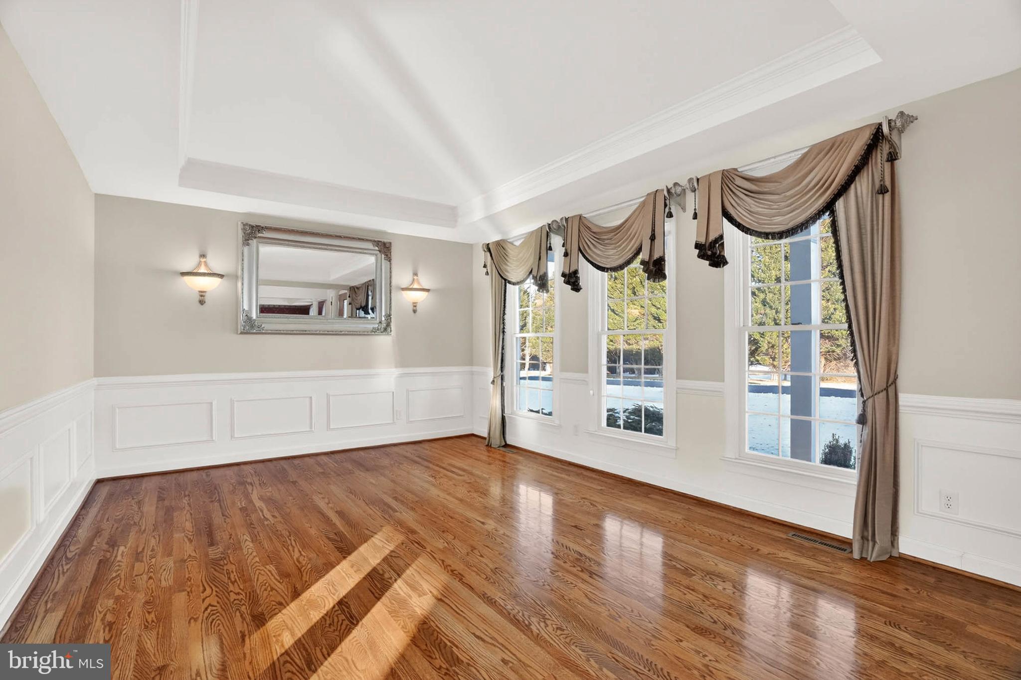 1900 Fawn Way Finksburg, MD 21048 - Photo 9 of 58 Bright living room w/ tray ceiling, and hardwoods
