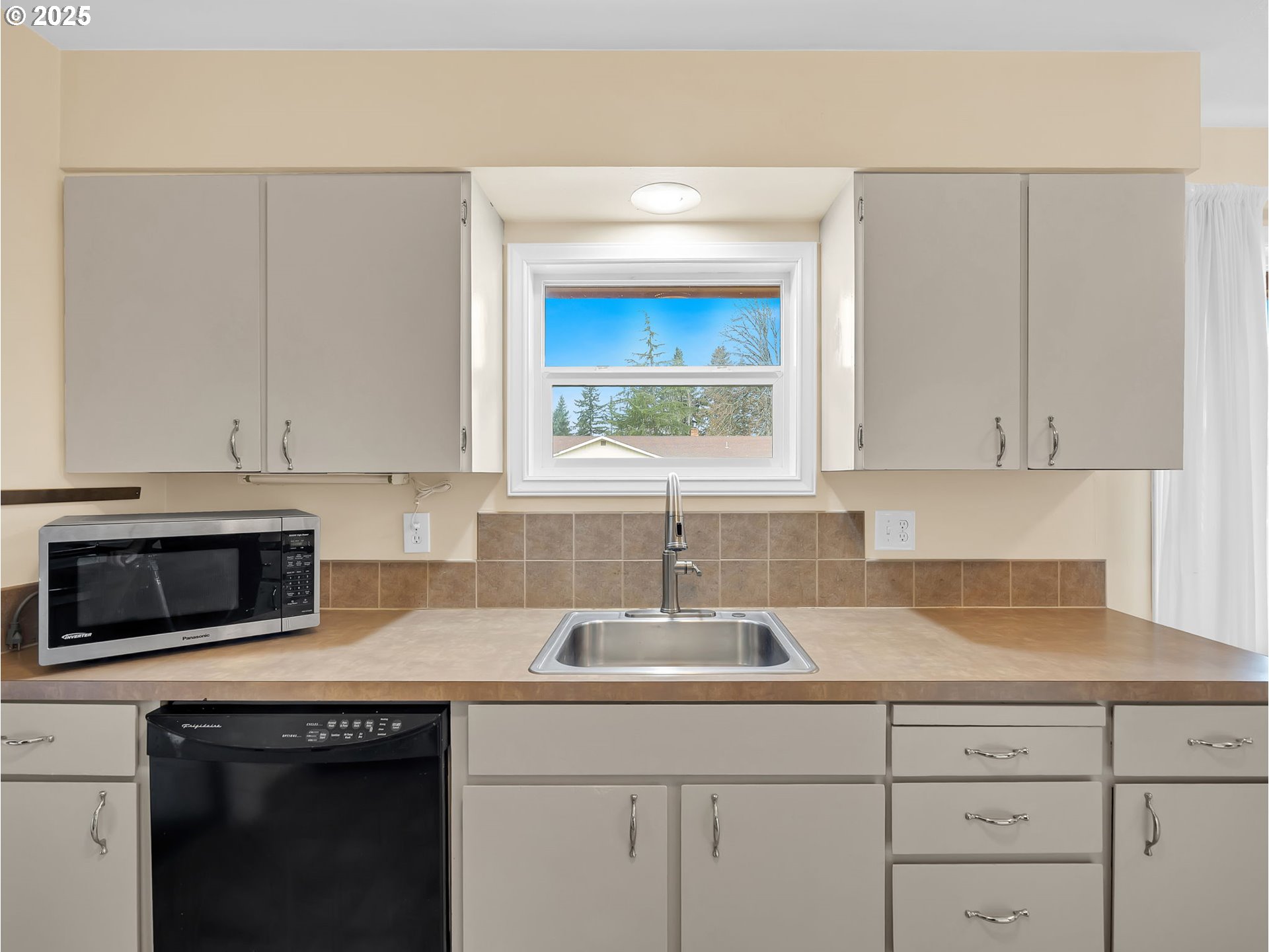 1530 Southeast 10th Street Gresham, OR 97080 - Photo 15 of 35