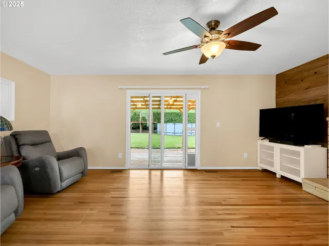 $429,000 | 1530 Southeast 10th Street, Gresham, OR 97080