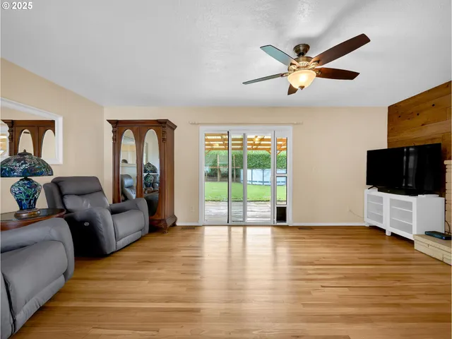 $429,000 | 1530 Southeast 10th Street, Gresham, OR 97080