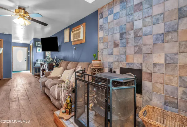 $450,000 | 141 7th Street, Keansburg, NJ 07734