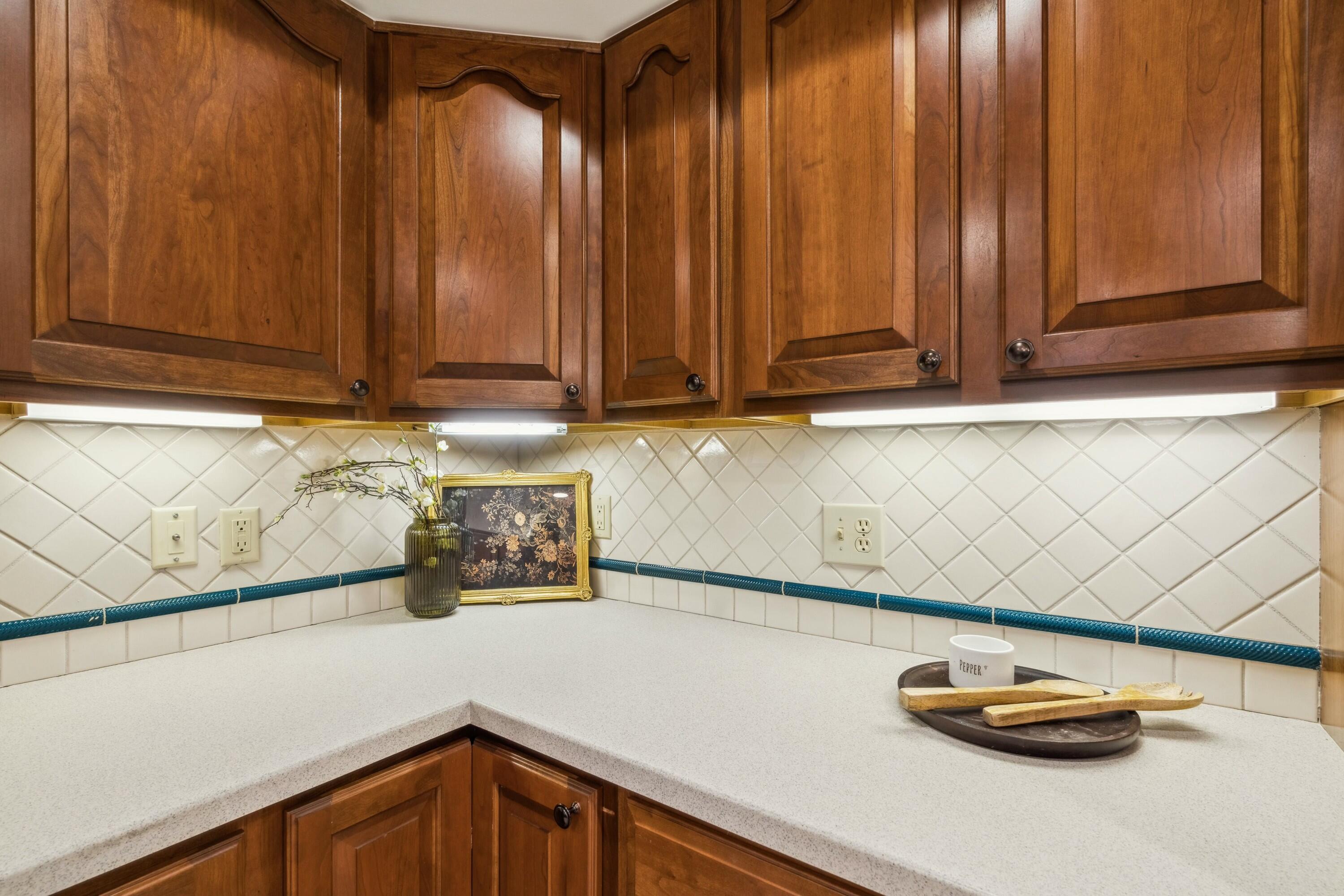 4052 Fenwick Road Columbus, OH 43220 - Photo 23 of 76 Kitchen