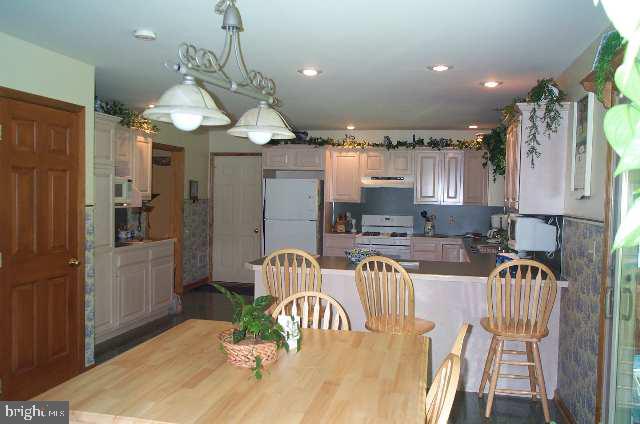 870 Kendale Road Red Lion, PA 17356 - Photo 2 of 9 Gallery Image 2