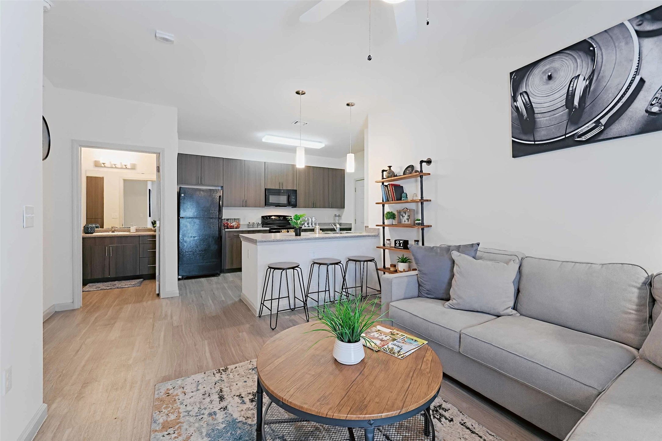 5605 Springdale Road, Unit 222201 Austin, TX 78723 - Photo 22 of 35 Up to 8 weeks free rent and waiving the standard deposit with approved credit and landlord verification.