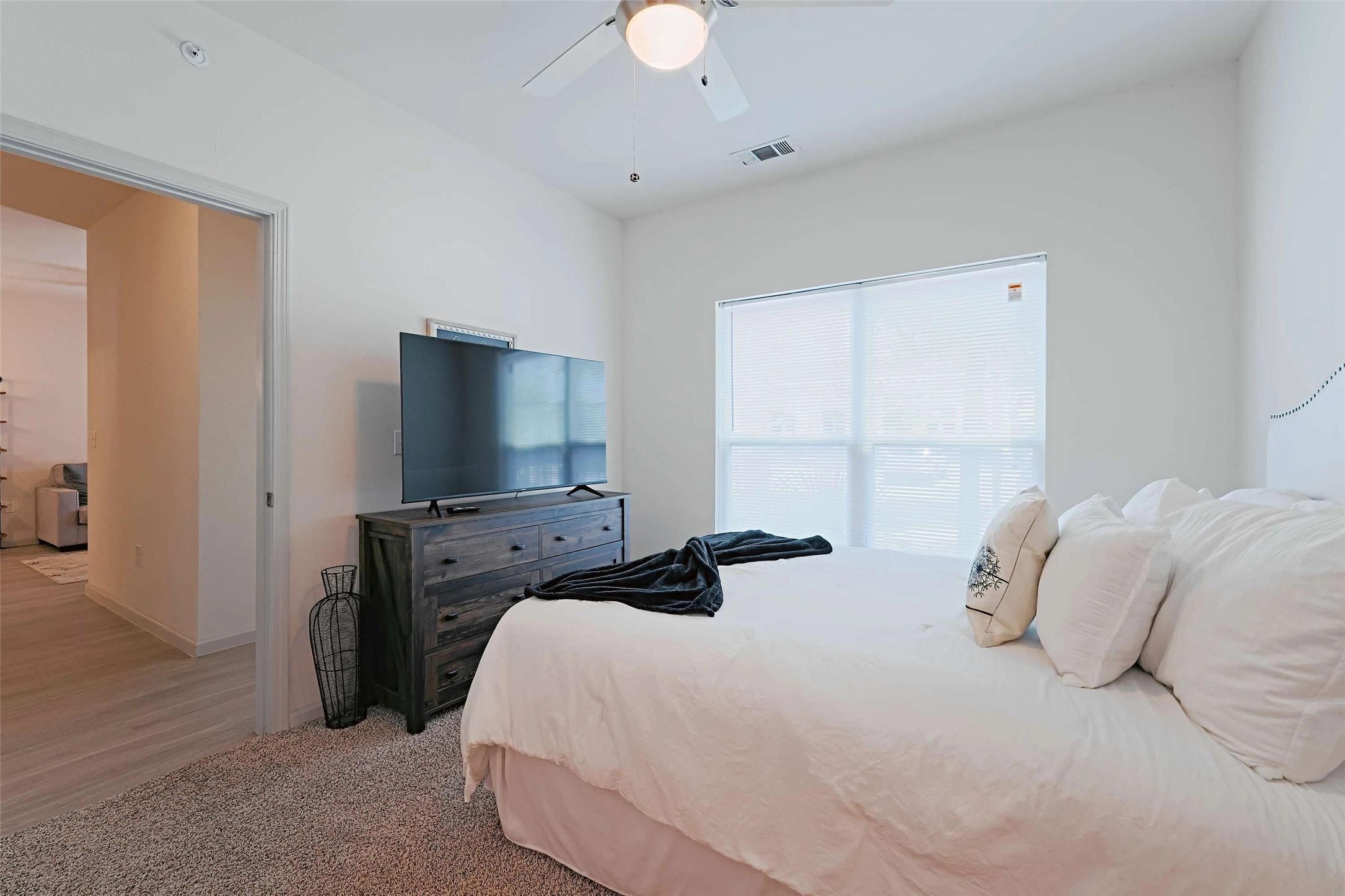 5605 Springdale Road, Unit 222201 Austin, TX 78723 - Photo 8 of 35 Up to 8 weeks free rent and waiving the standard deposit with approved credit and landlord verification.