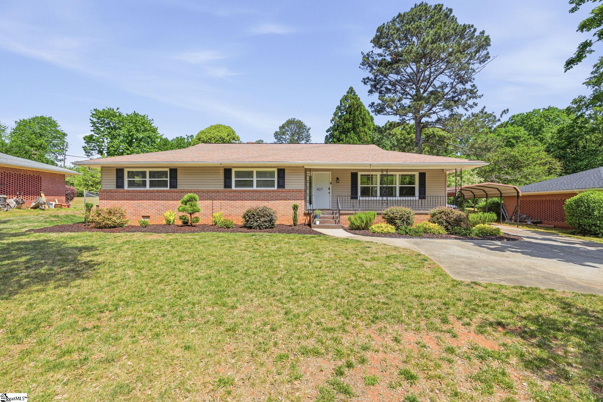 407 Ravenal Road Anderson, SC 29621 - Photo 1 of 46