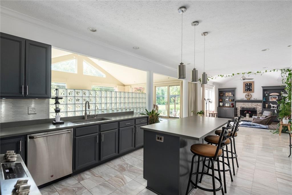 10684 Thorny Ridge Trace Fishers, IN 46037 - Photo 5 of 45 Gallery Image 5