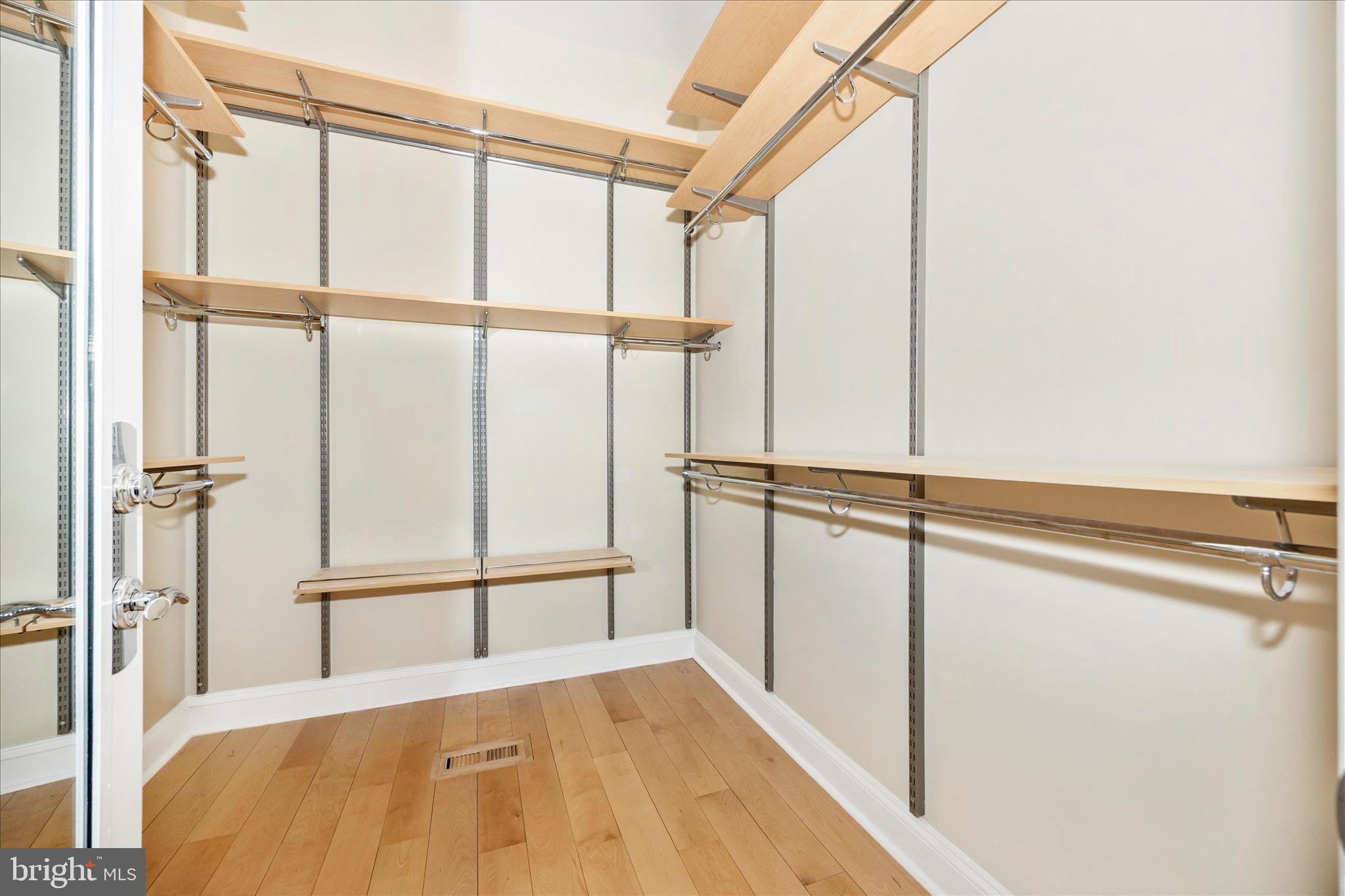 21612 Ripplemead Drive Gaithersburg, MD 20882 - Photo 45 of 129 Primary Closet 2