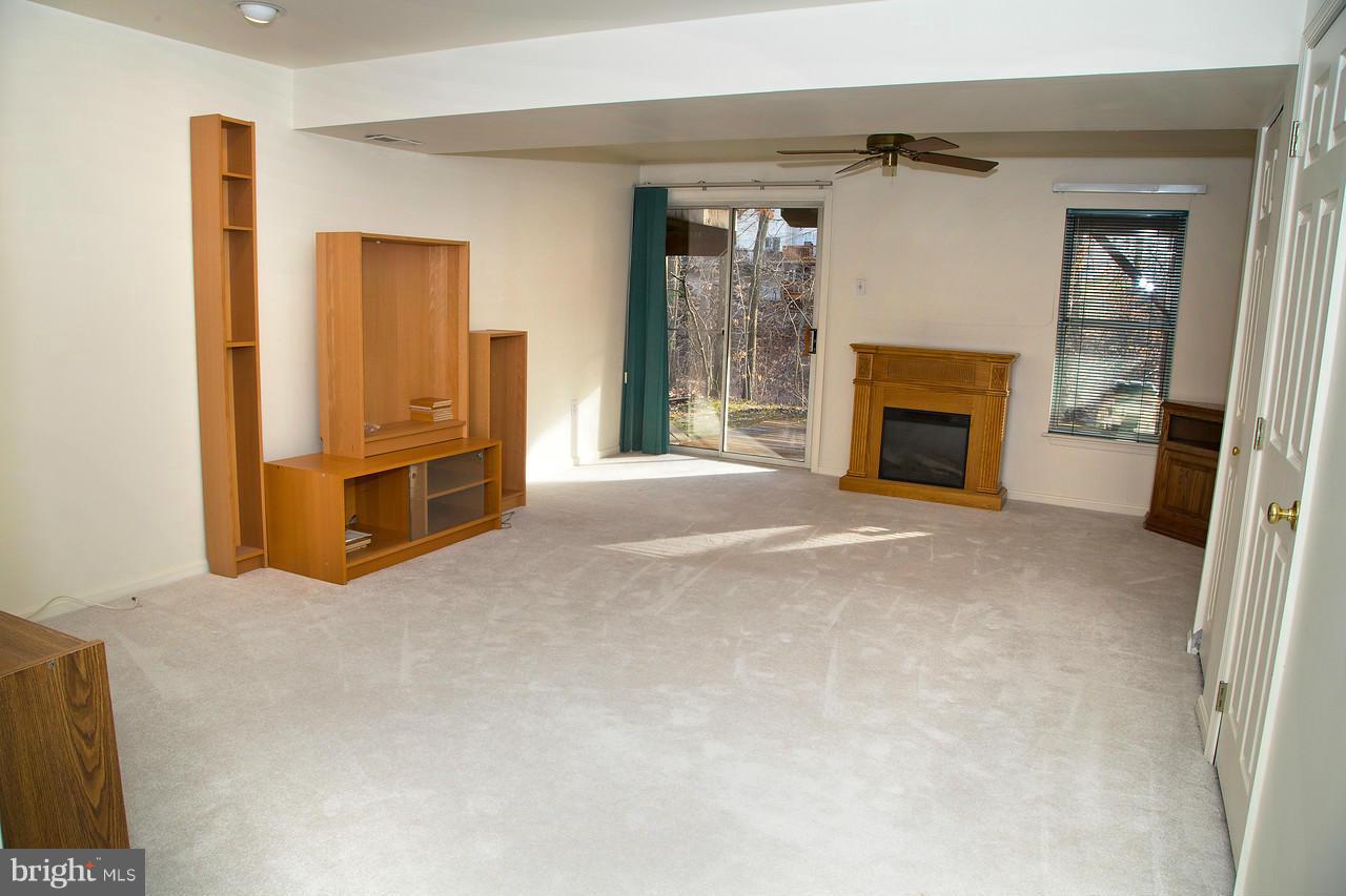 1141 Ingate Road Baltimore, MD 21227 - Photo 6 of 17 Family Room