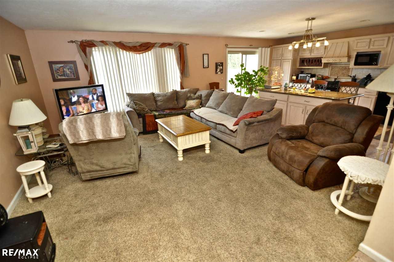 47026 Rosemary Road Macomb, MI 48044 - Photo 10 of 24 31318563-9.JPG