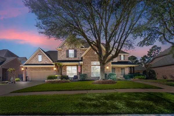 $925,000 | 134 Manor Lake Estates Drive, Spring, TX 77379