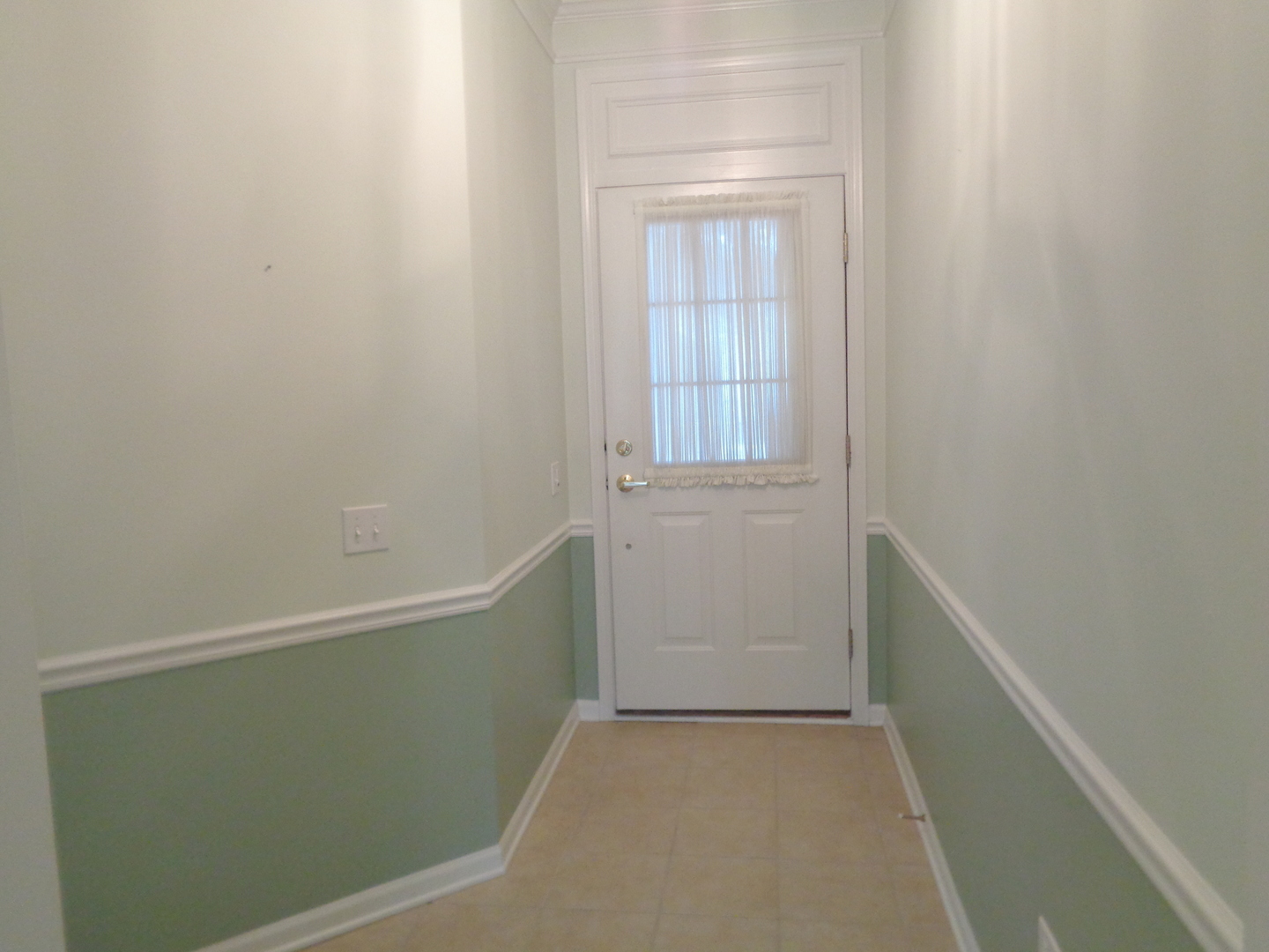 2511 Rolling Ridge Elgin, IL 60124 - Photo 4 of 18 a view of an empty room