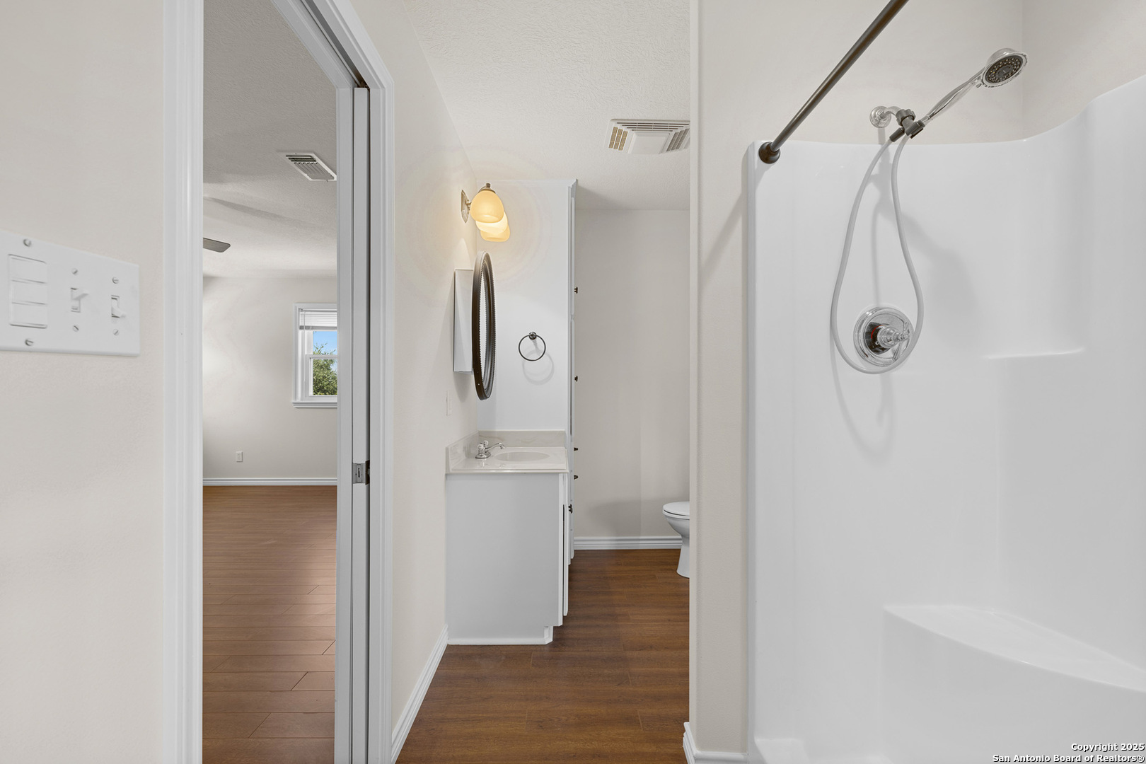 5450 Mazurek Road Schulenburg, TX 78956 - Photo 31 of 68 a bathroom with a shower