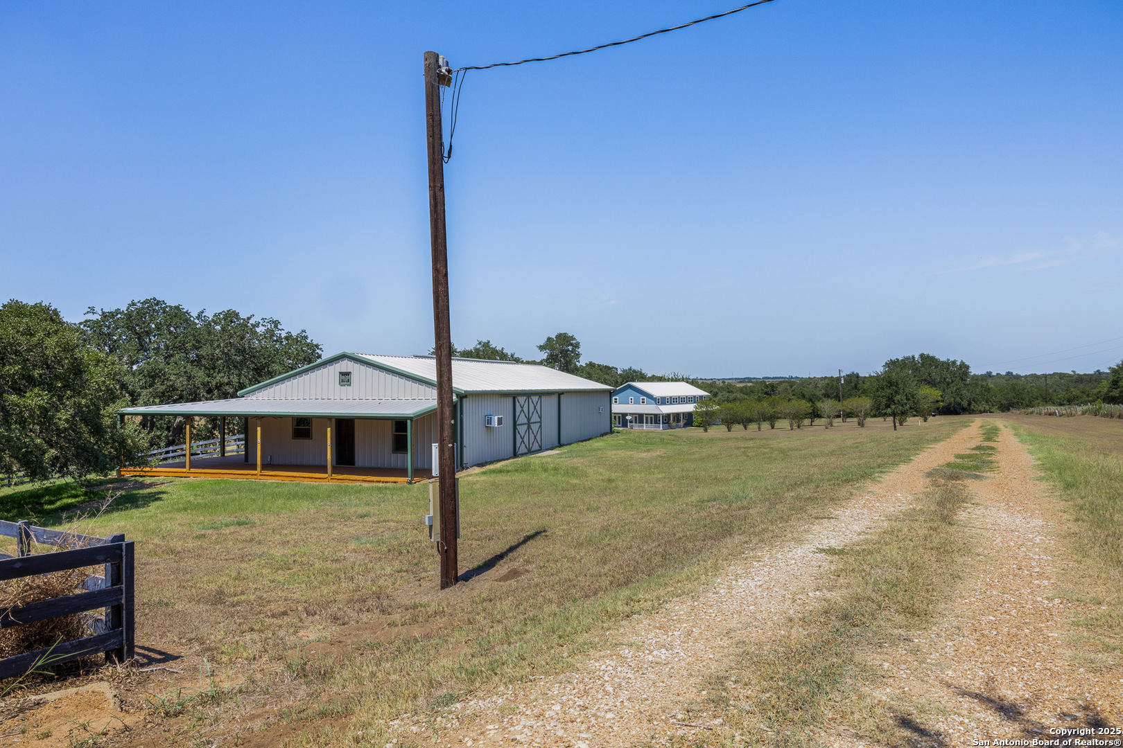 5450 Mazurek Road Schulenburg, TX 78956 - Photo 37 of 68 a view of a patio with a table and chairs