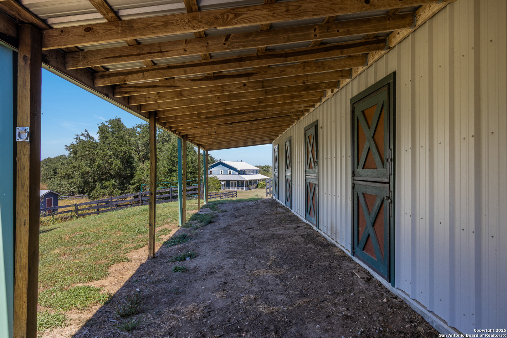5450 Mazurek Road Schulenburg, TX 78956 - Photo 39 of 68 a view of a pathway