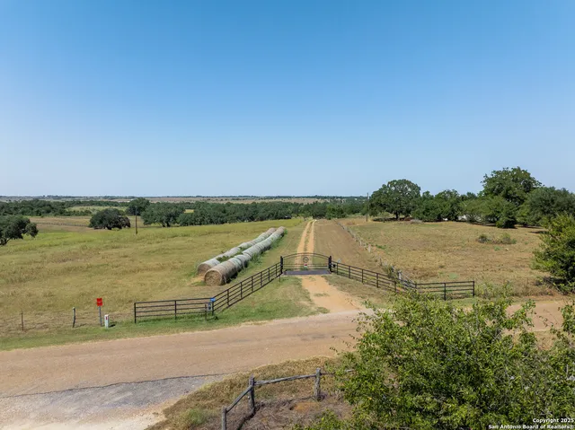 $1,500,000 | 5450 Mazurek Road, Schulenburg, TX 78956