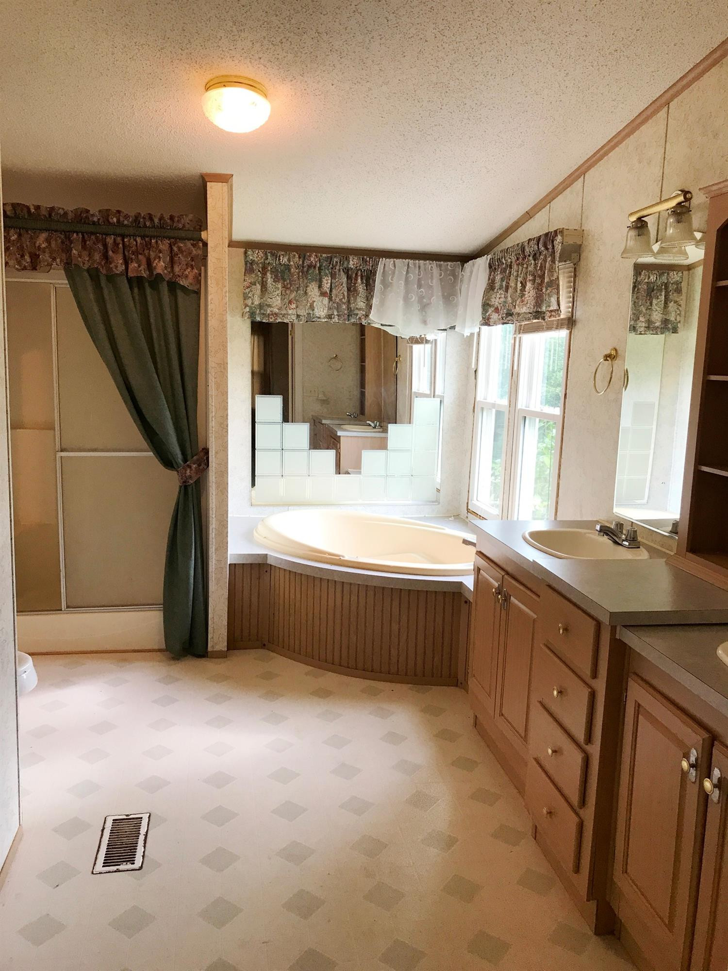 1261 Ashby Road Lawrenceburg, KY 40342 - Photo 16 of 38 Photo 16