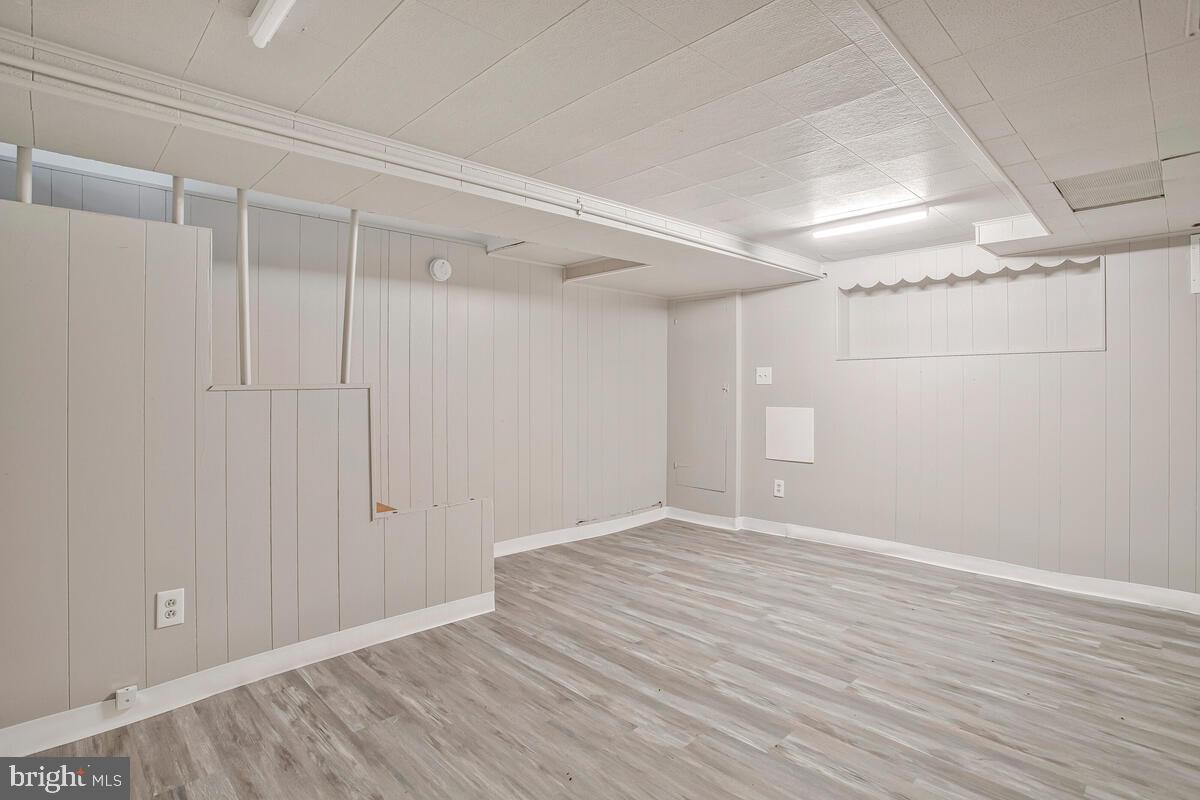 617 Annabel Avenue Baltimore, MD 21225 - Photo 31 of 40 a view of an empty room