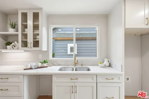 $1,098,000 | 6015 Keniston Avenue, Los Angeles, CA 90043