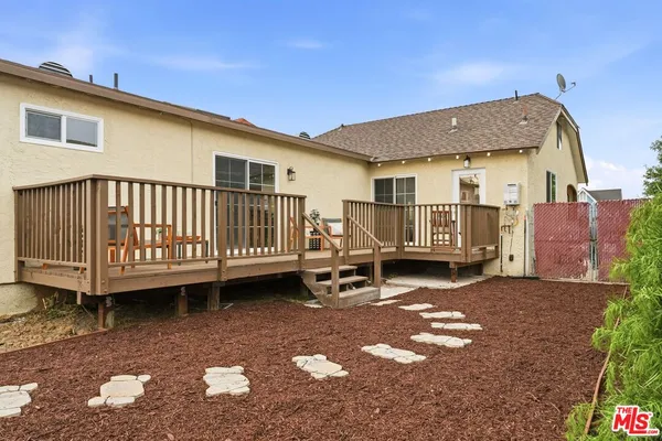 $1,098,000 | 6015 Keniston Avenue, Los Angeles, CA 90043