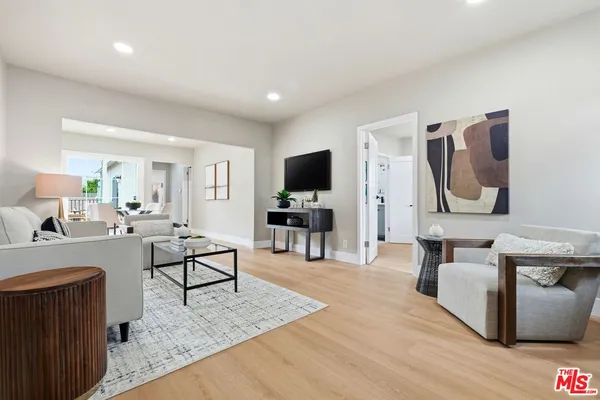 $1,098,000 | 6015 Keniston Avenue, Los Angeles, CA 90043