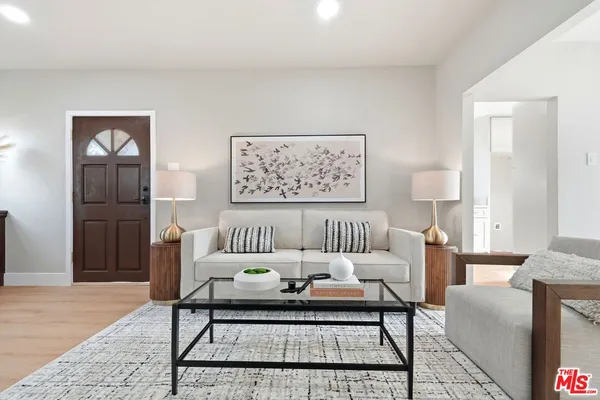 $1,098,000 | 6015 Keniston Avenue, Los Angeles, CA 90043