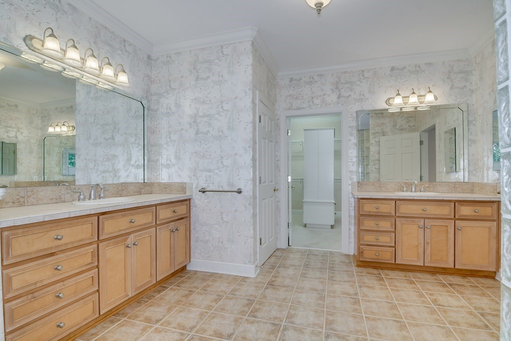 240 Forest Pines Road Aiken, SC 29803 - Photo 19 of 32 Ensuite with dual vanities