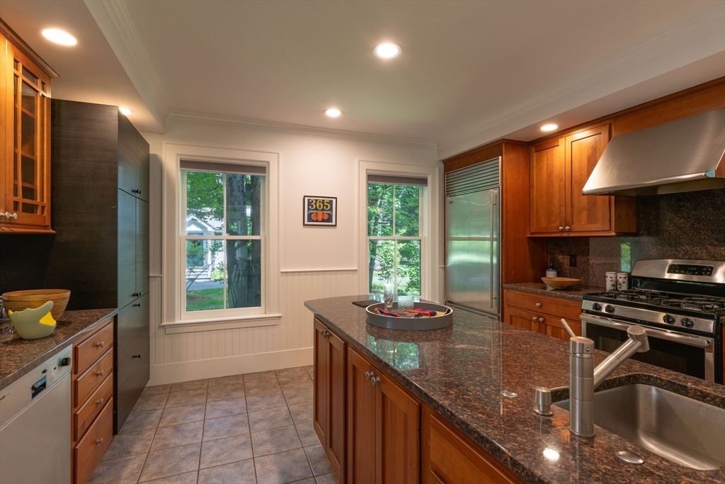 114 South Main Street Northampton, MA 01062 - Photo 9 of 42