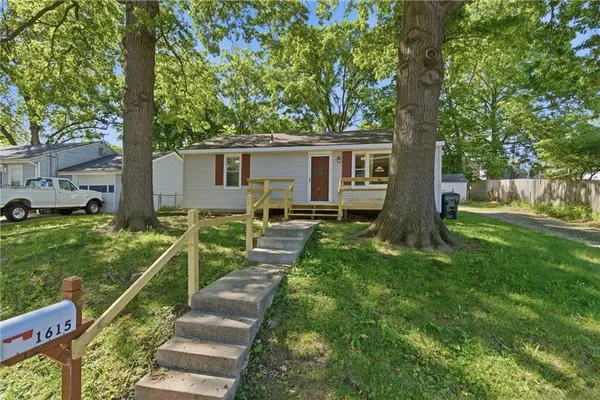 $160,000 | 1615 Terry Street, Leavenworth, KS 66048