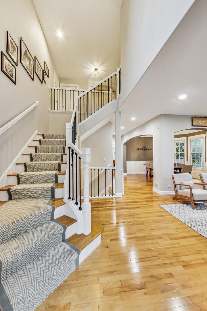 2680 Summit Drive Glenview, IL 60025 - Photo 3 of 70