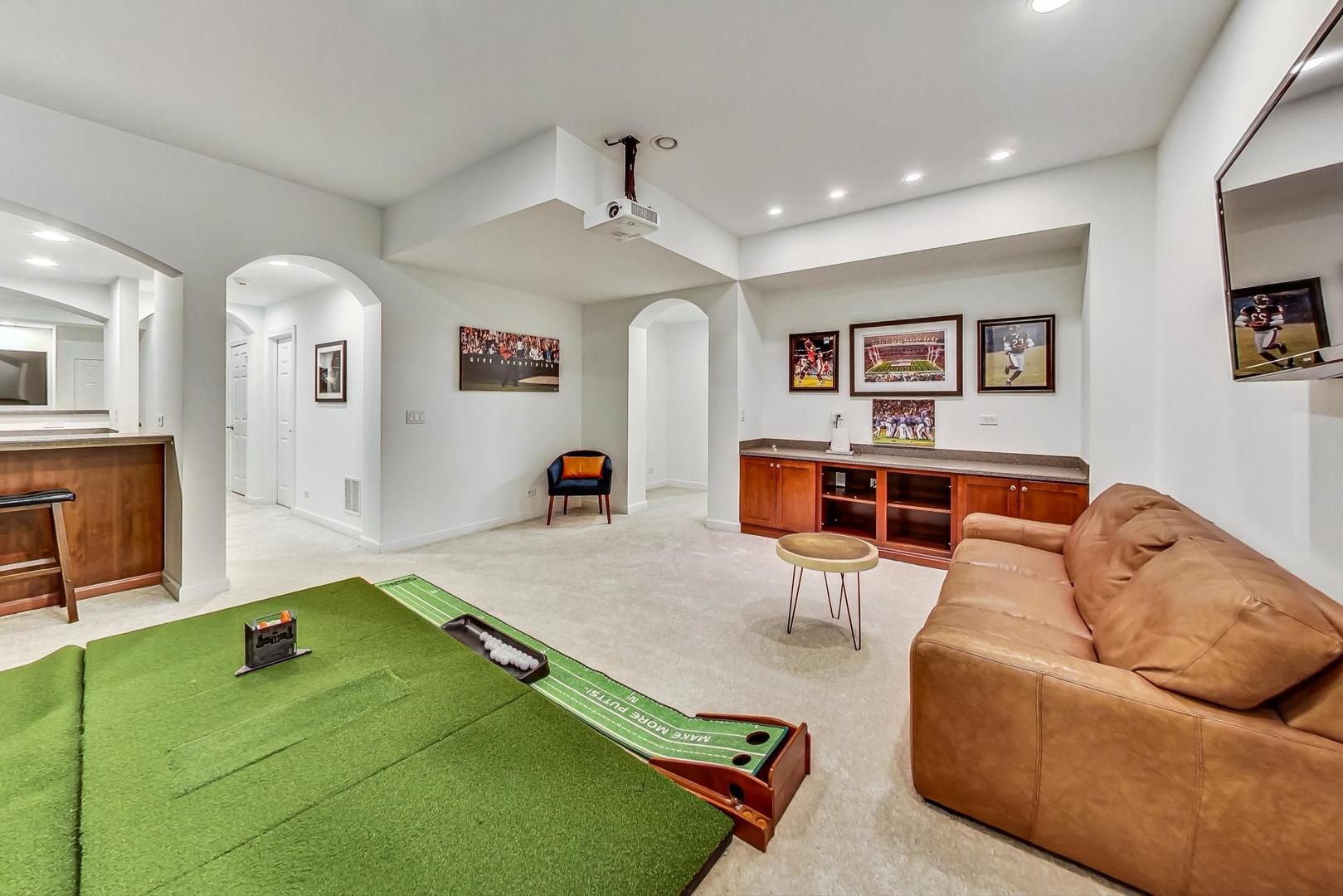 2680 Summit Drive Glenview, IL 60025 - Photo 55 of 70 a living room with furniture