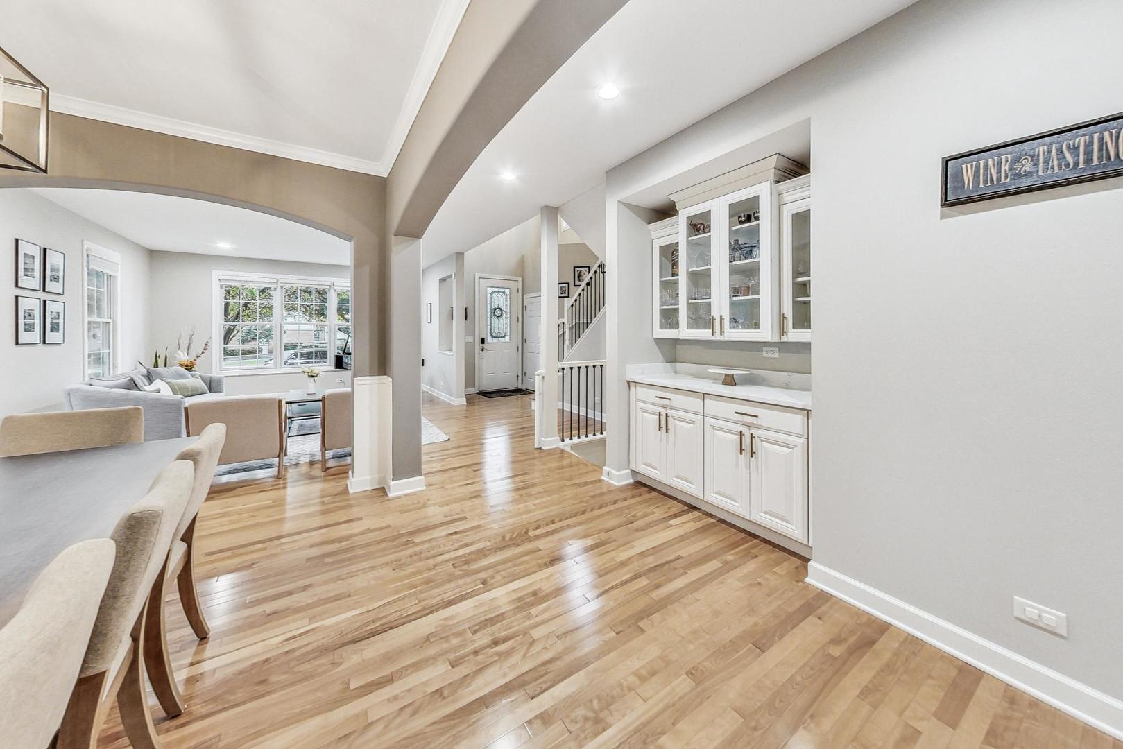 2680 Summit Drive Glenview, IL 60025 - Photo 10 of 70 a living room with furniture and wooden floor