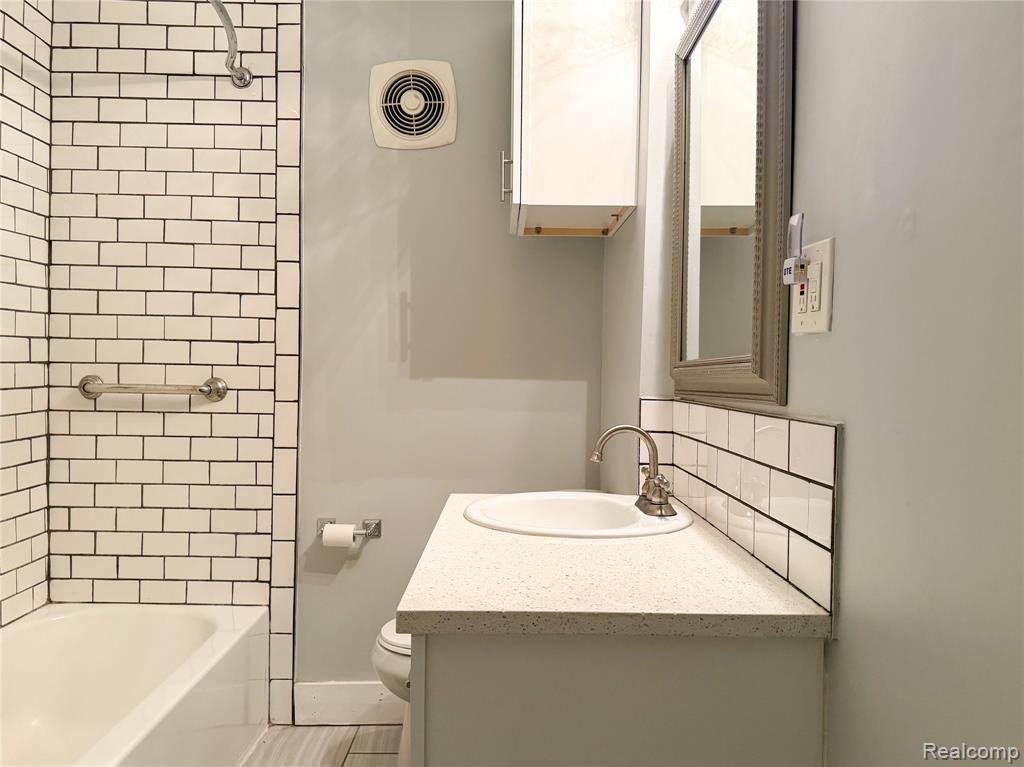 2710 Clements Street Detroit, MI 48238 - Photo 6 of 14