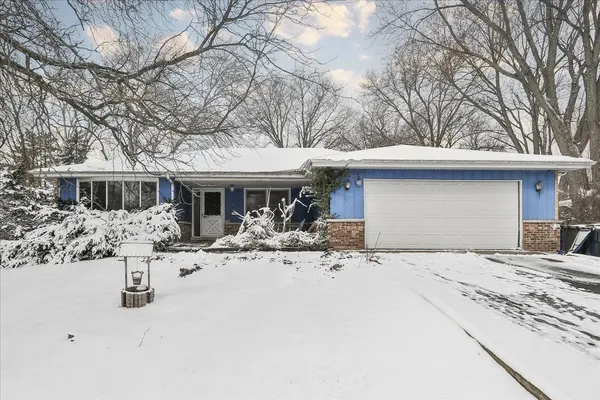 $409,900 | 1326 Summit Drive, Schaumburg, IL 60193
