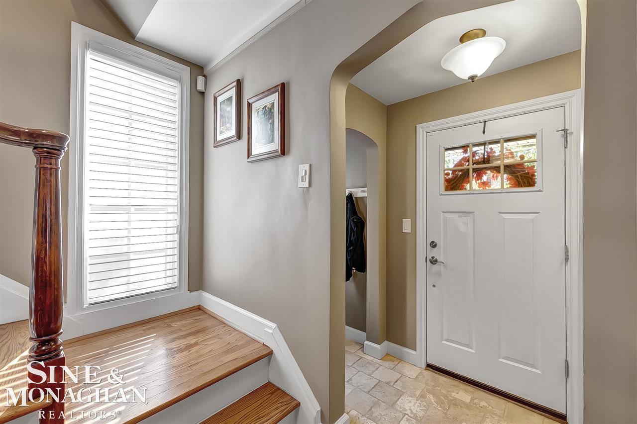 326 Merriweather Road Grosse Pointe Farms, MI 48236 - Photo 2 of 41