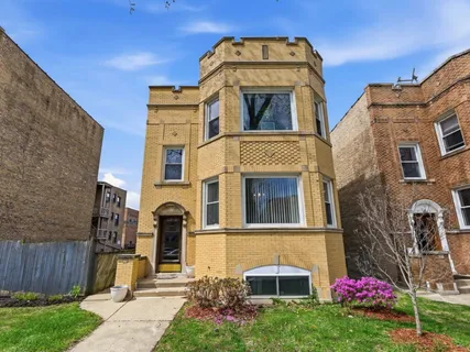 $680,000 | 6710 North Artesian Avenue, Chicago, IL 60645