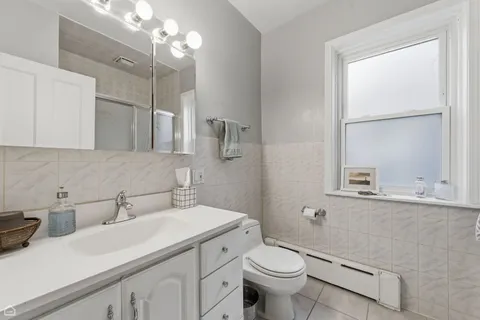 $680,000 | 6710 North Artesian Avenue, Chicago, IL 60645