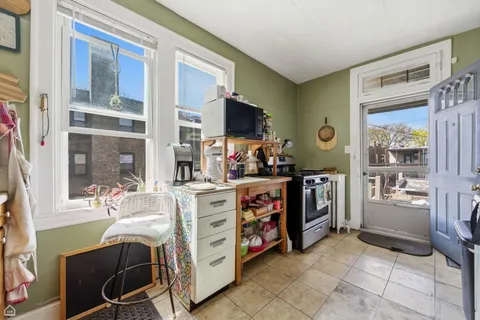 $680,000 | 6710 North Artesian Avenue, Chicago, IL 60645
