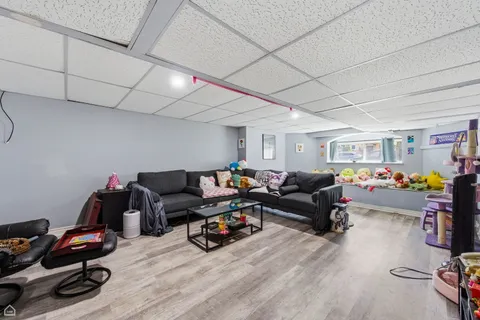 $680,000 | 6710 North Artesian Avenue, Chicago, IL 60645