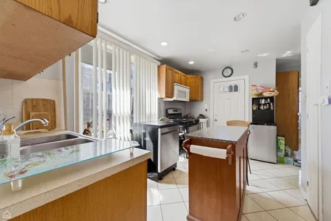 $680,000 | 6710 North Artesian Avenue, Chicago, IL 60645