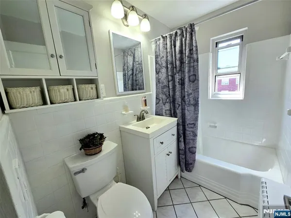 $269,900 | 479 Maple Hill Drive, Unit 42, Hackensack, NJ 07601