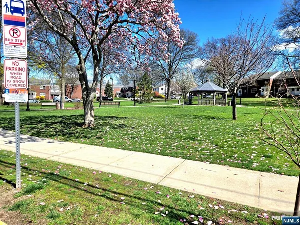 $269,900 | 479 Maple Hill Drive, Unit 42, Hackensack, NJ 07601
